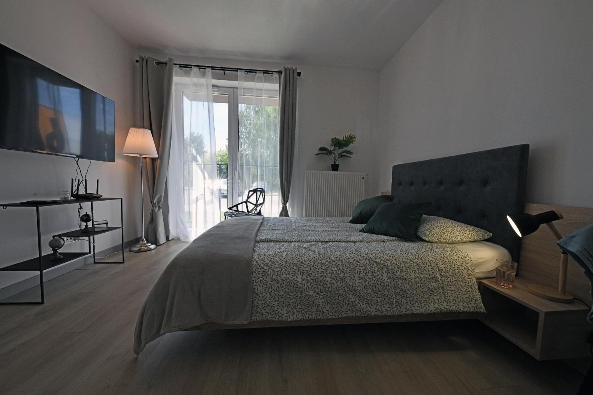 Superapart Prymasa 1000-Lecia 6A, Hidden Gem - Ideal For Relaxation & Escapes Rzeszow Exterior photo